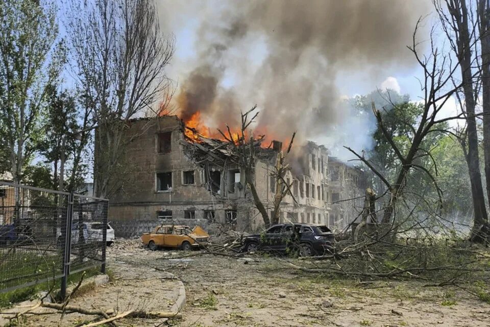 Удар ракеты по больнице в киеве