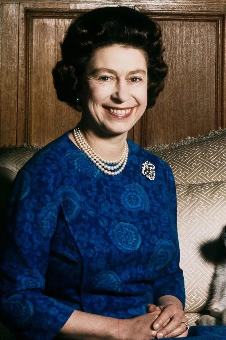 1977- HarpersBAZAAR.com Elisabeth i, Elisabeth ii, Königliche hochzeit