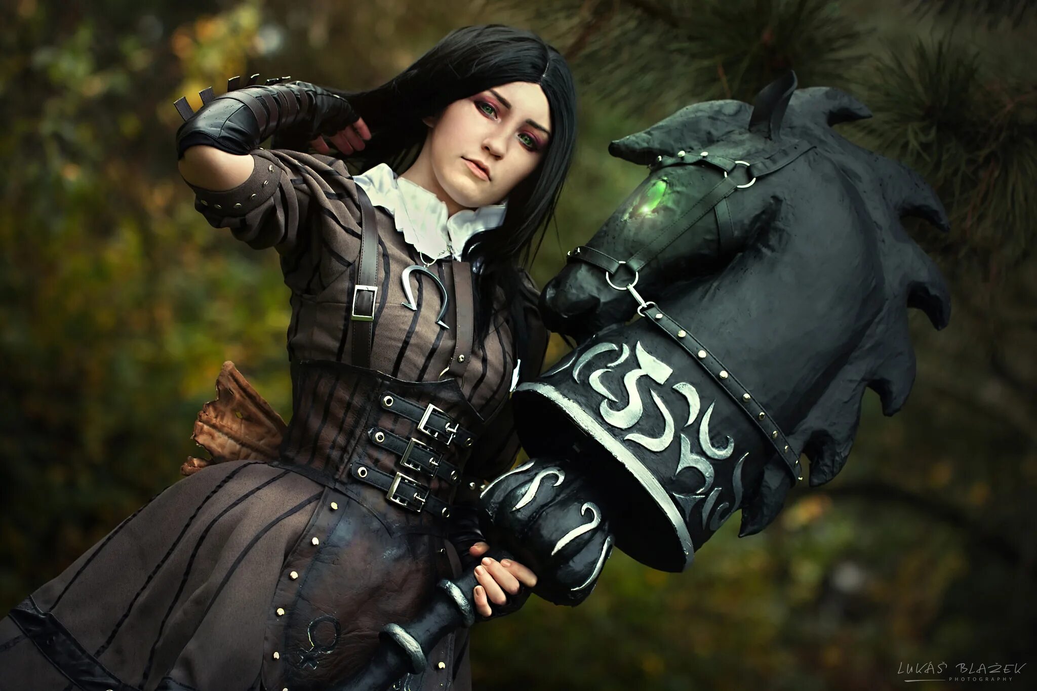 Алиса кожикина 17 лет. Американ макги алиса alice madness returns,. Алиса мощную. Алиса мощную. Умная колонка яндекс станция с алисой.