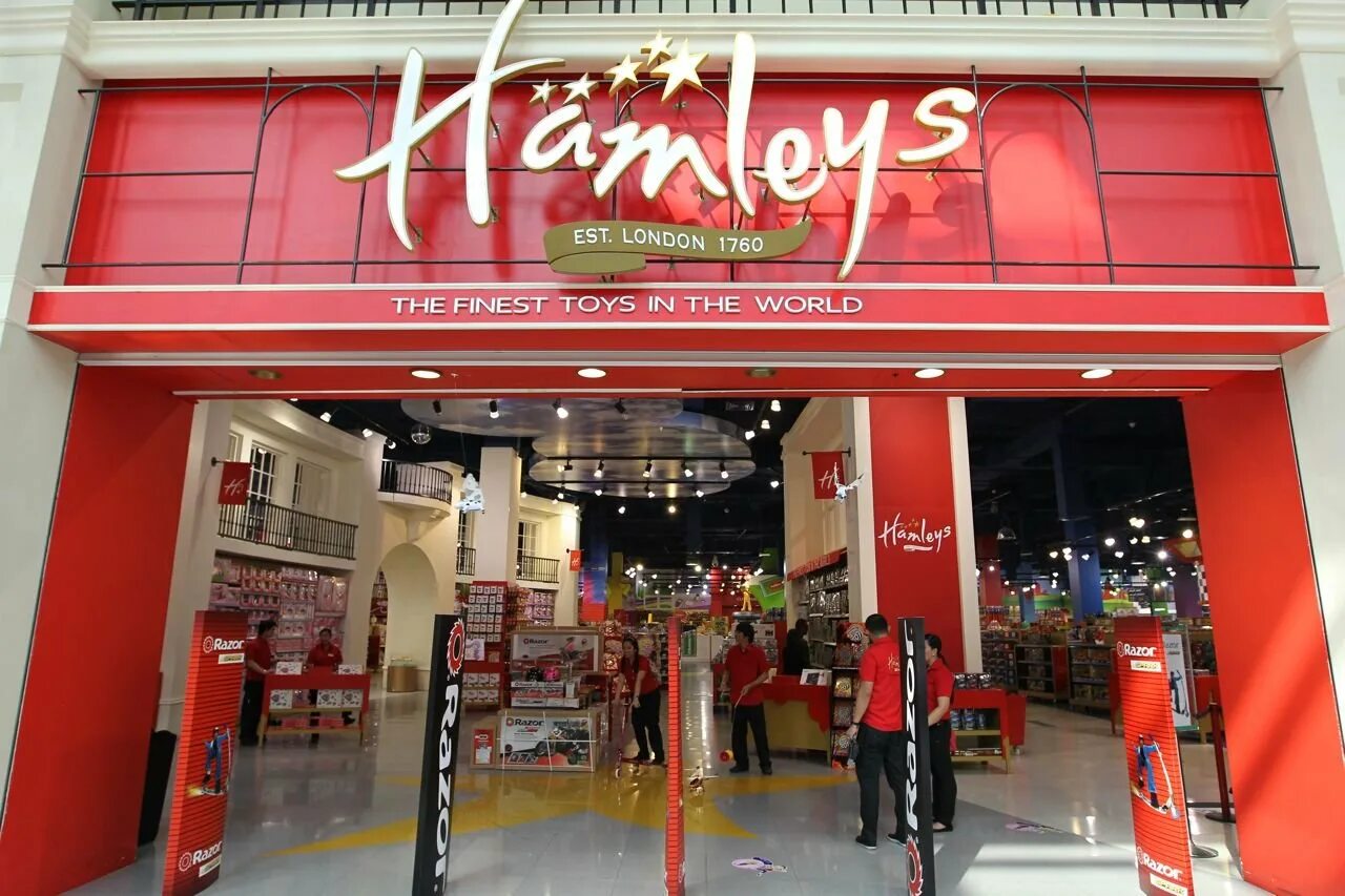 Hamleys london. Hamleys магазин игрушек в Лондоне. Хамлес магазин игрушек Лондон. Hamleys Дубай. Хамлис детский магазин игрушек Англия.