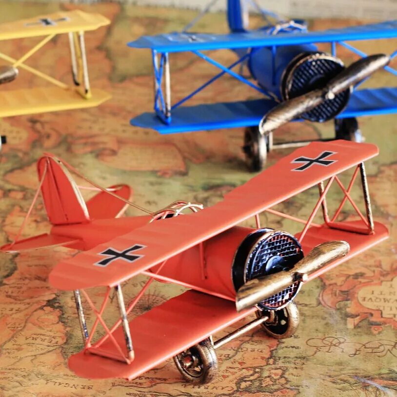 Металлическая модель самолета. Модель самолета биплан. Модель самолёта биплан металлический.