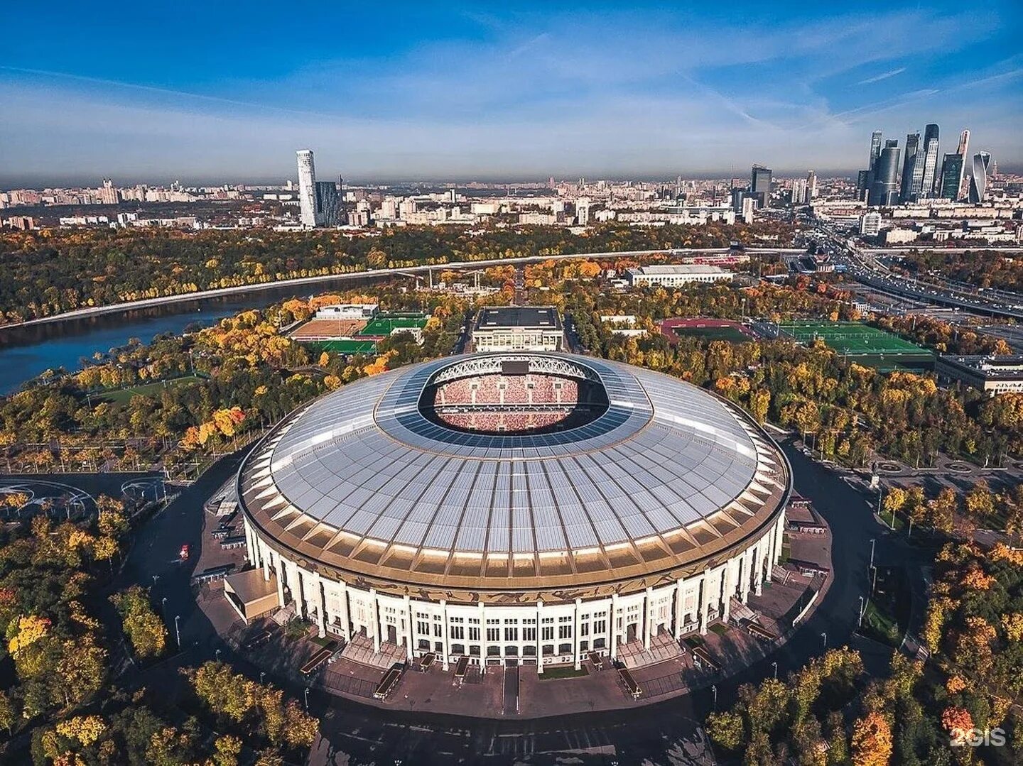 Стадион г москва. Олимпийский комплекс Лужники Москва. Московский стадион Лужники. Спортивный комплекс Лужники. Стадион Лужники Арена.