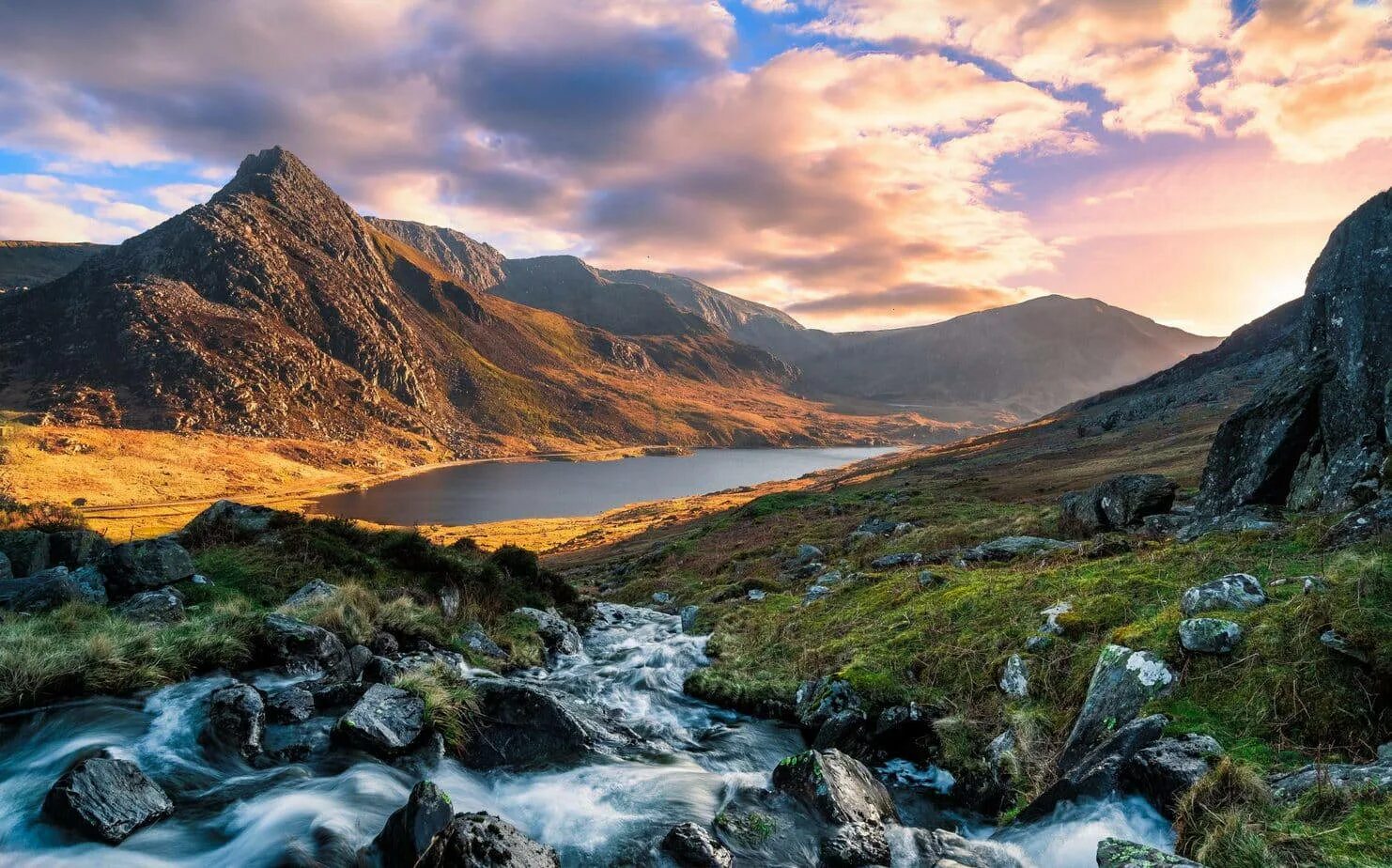 Mountains of great britain. Национальный парк Сноудония Уэльс. Национальный парк Сноудония в Уэльсе Великобритания. Wales национальный парк Сноудония. Гора Сноудон в Уэльсе.