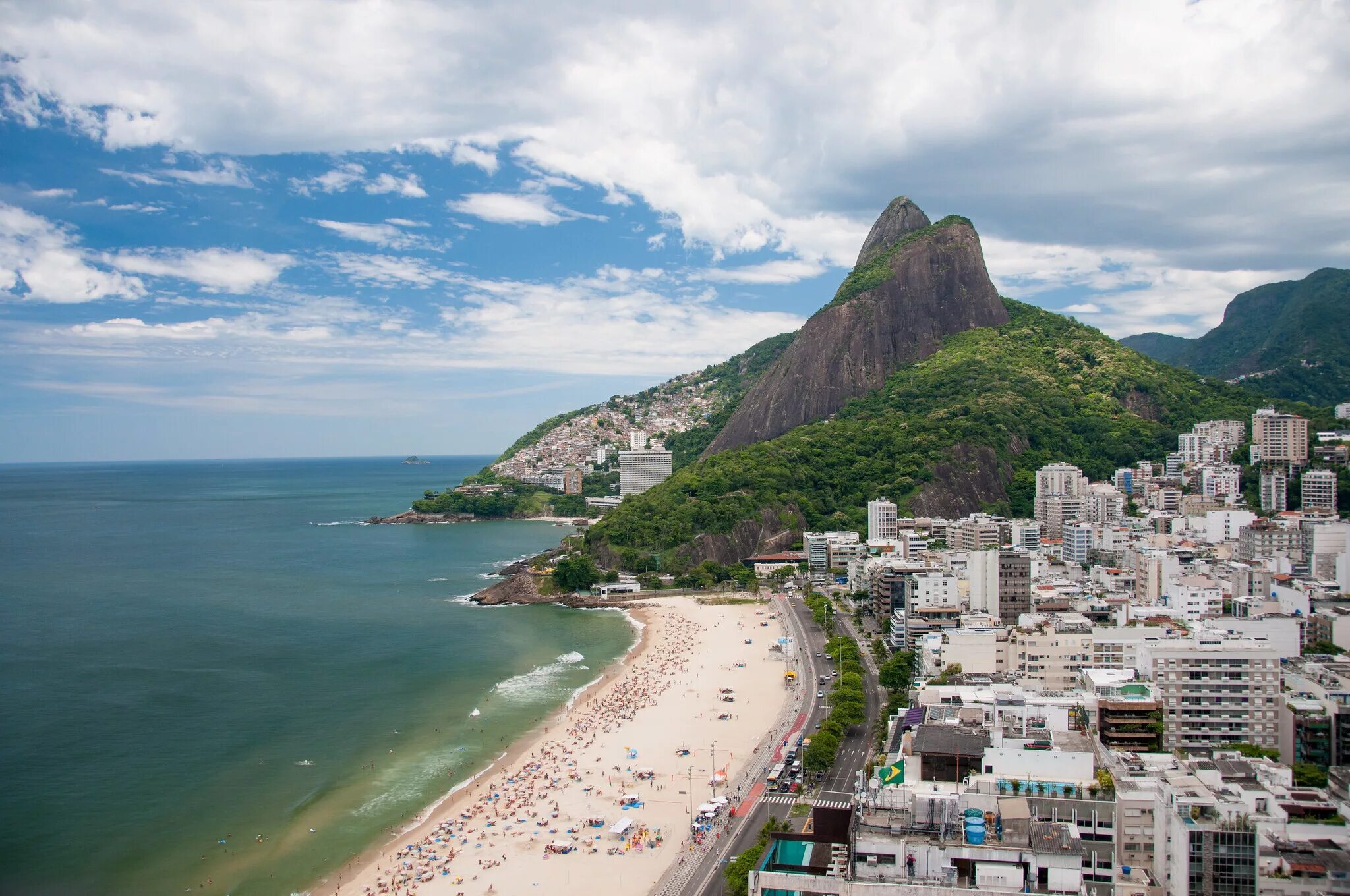 Пляж Леблон в Рио-де-Жанейро. Леблон Бразилия. Район Леблон в Бразилии. Район Рио де Жанейро Leblon.