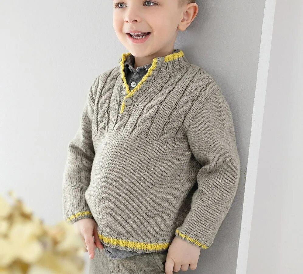 Кофта мальчик 3 года. Свитер для мальчика. Вязаный свитер для мальчика. Вязаный джемпер для мальчика. Свитер для мальчика спи.