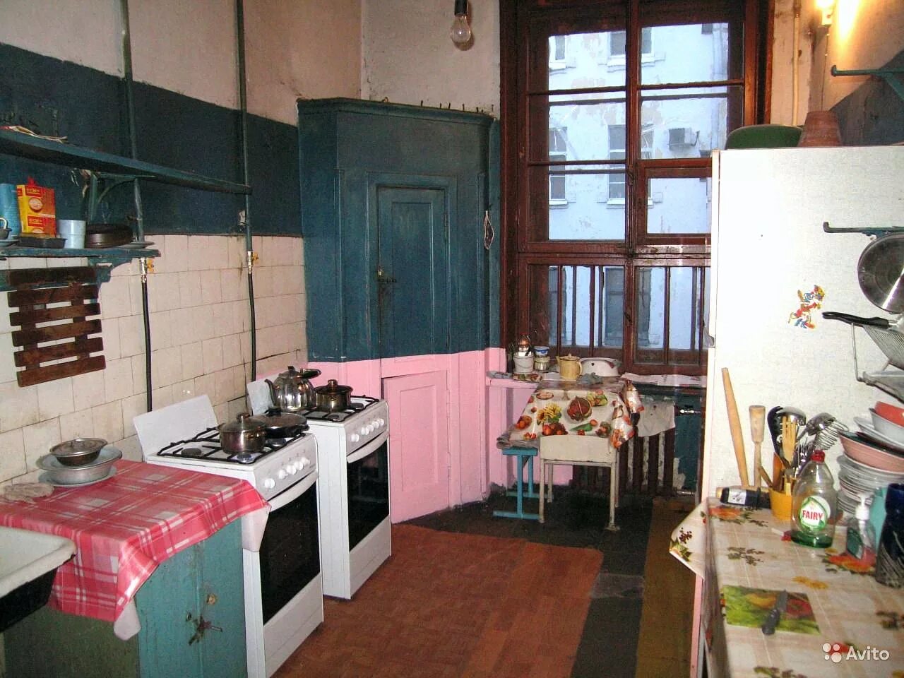 Экскурсии по коммуналкам. Кухня в коммуналке. Кухня в старой квартире. Кухня в Советской квартире. Кухня в старой коммунальной квартире.