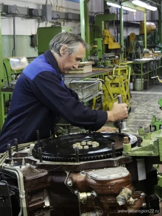Барнаултрансмаш вакансии. Барнаултрансмаш цех 420. Алтайский завод трансмаш. Барнаултрансмаш вакансии. Александров александр константинович барнаултрансмаш.