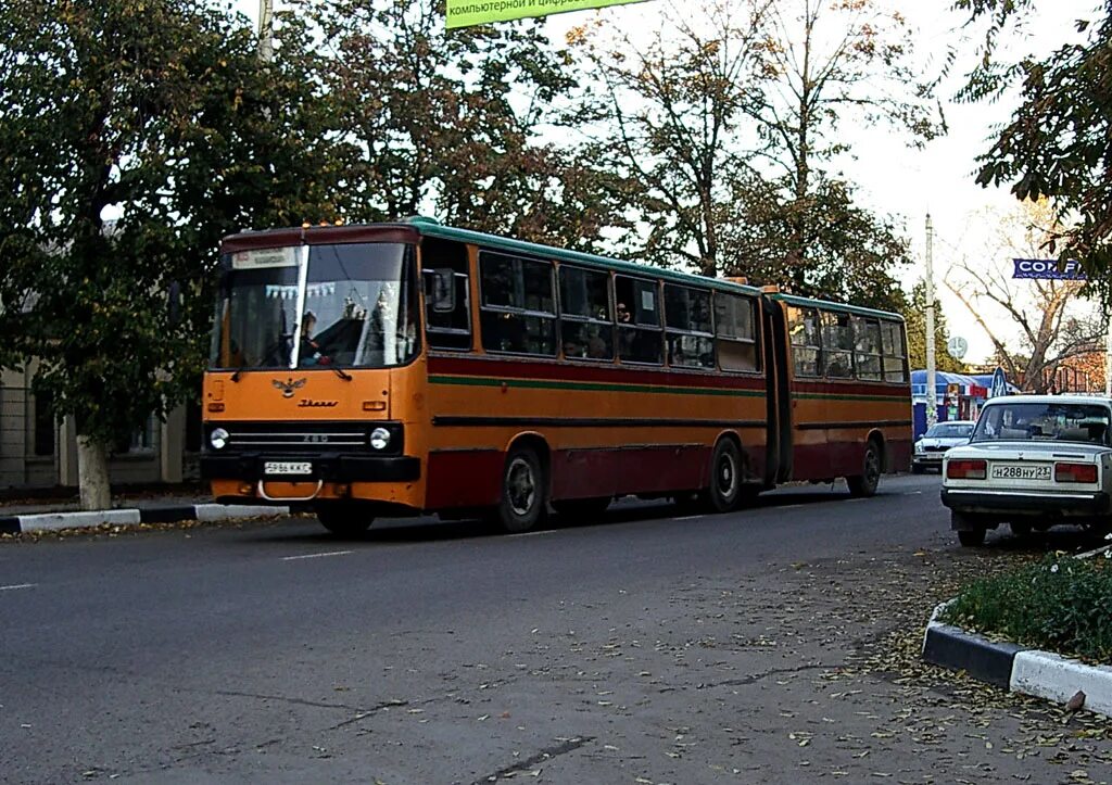 Москва кропоткин автобус. Автобус Икарус Кропоткин. Икарус Краснодар. Икарус 280.33Темрюк Старотитаровская. Автовокзал Кропоткин.