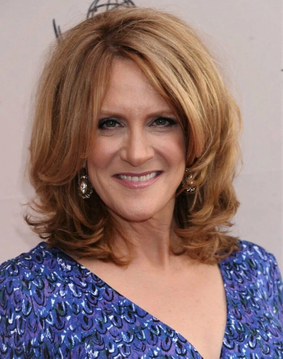 Стрижки 50+ на средние волосы. Джейн фонда сейчас 2019. Стрижки средней длины для женщин после 50. Стрижки средней длины для женщин после 50. Женские стрижки 50 лет на средние волосы.