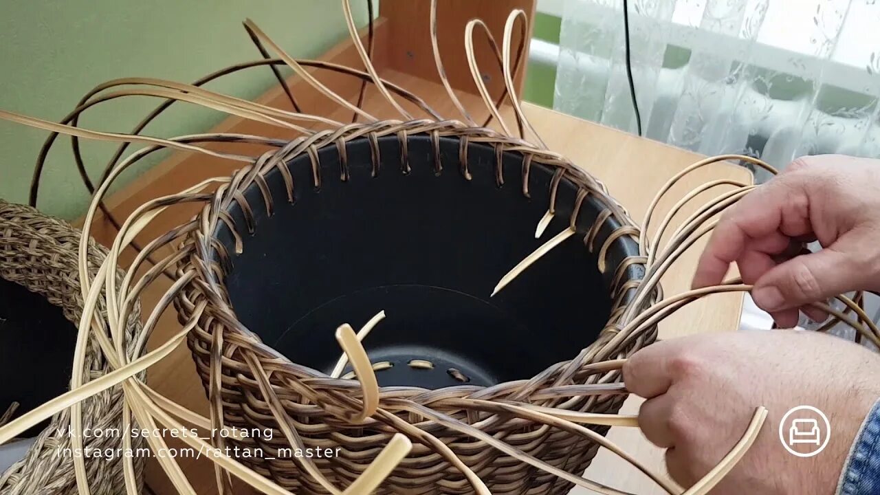 Как рассчитать ротанг. Как рассчитать ротанг. Виды ротанга для плетения. Плетеные кашпо из искусственного ротанга. Плетение ротангом для начинающих.