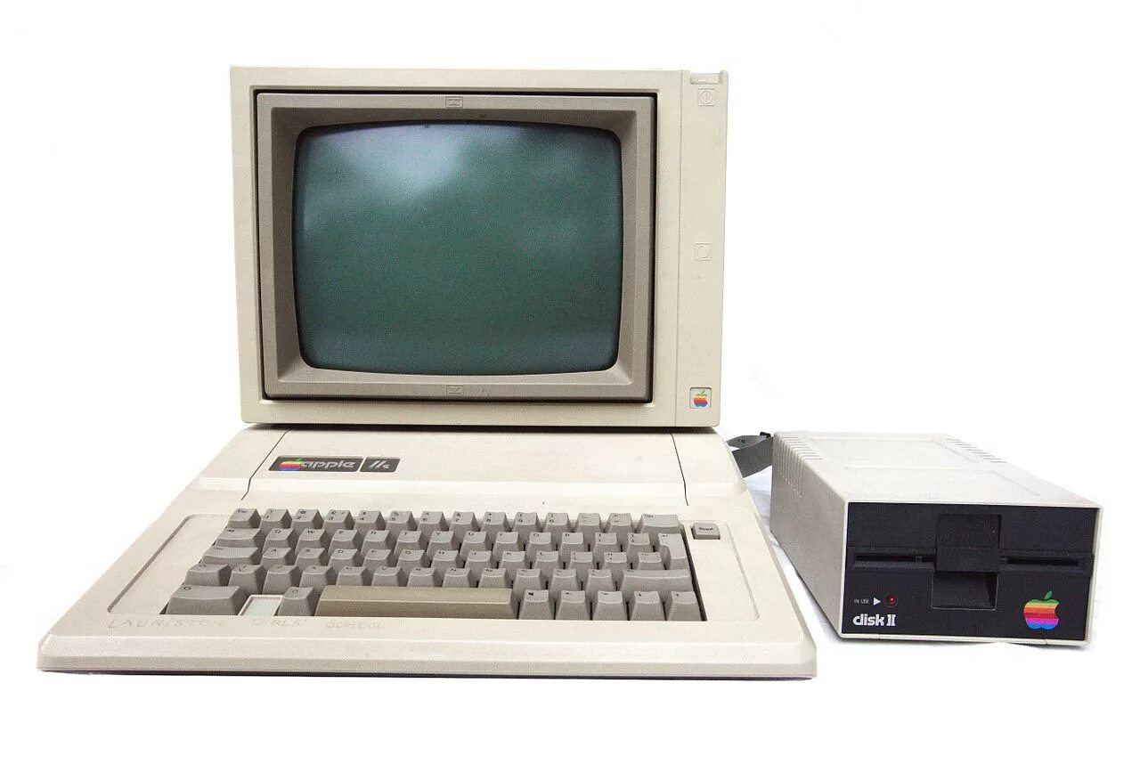 Apple 2 компьютер. Apple II 1977. Эппл 2 компьютер 1977. Apple 1982.