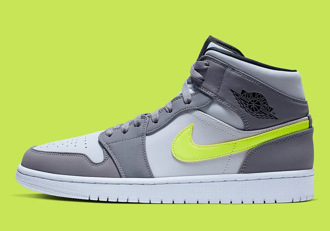 Кроссовки air jordan 1 mid. Nike Air Jordan 1 Mid Neutral Grey. Nike Air Jordan 1 Mid Grey. Air Jordan 1 Mid серые. Air Jordan 1 Mid Grey.