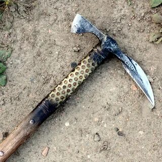 Сломанная кирка