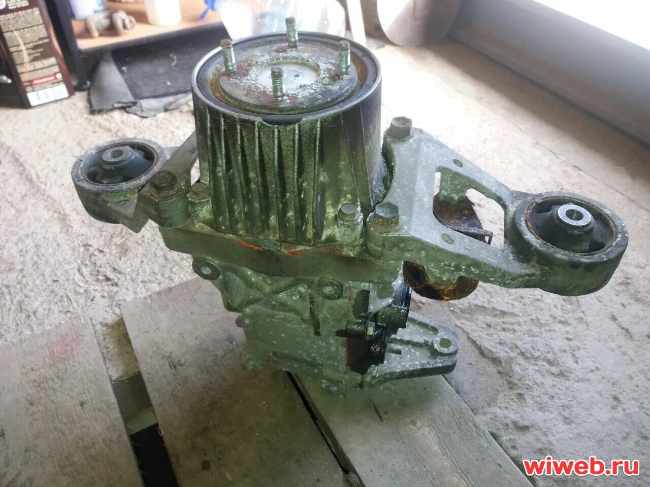 Муфта включения заднего моста тойота рав 4. Муфта заднего привода рав 4. Вискомуфта рав 4 2 поколения 2004 года. Вискомуфта рав 4 2008. Подшипники муфты 41303-42020.