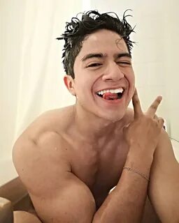 Juan Bernardo Flores (Actor) .