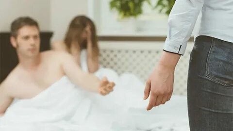Женщина наказывает своего