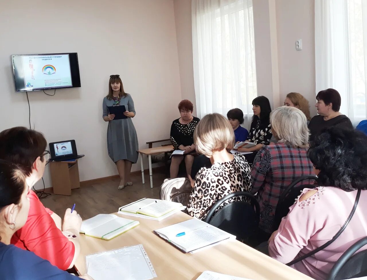 Мкдоу детсад № 34, , пятигорск руководящий состав воспитатели. Улыбка воспитателя фотография конкурс. Методическое объединение старших воспитателей. Гмо воспитателей детских садов. Методическое объединение старших воспитателей.