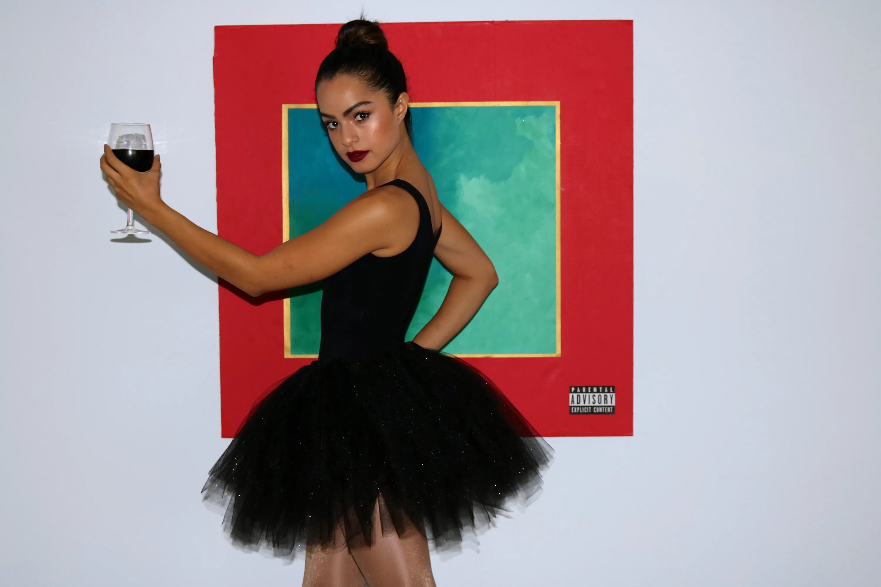 Kanye west my beautiful dark twisted fantasy обои. Джордж кондо балерина. My beautiful dark twisted fantasy канье уэст. My beautiful dark twisted fantasy канье уэст обложка. My beautiful dark twisted fantasy канье уэст.