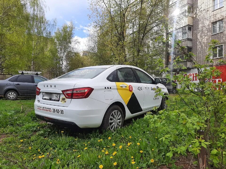 Такси в Кирове. Такси город Киров. Такси Киров фото.