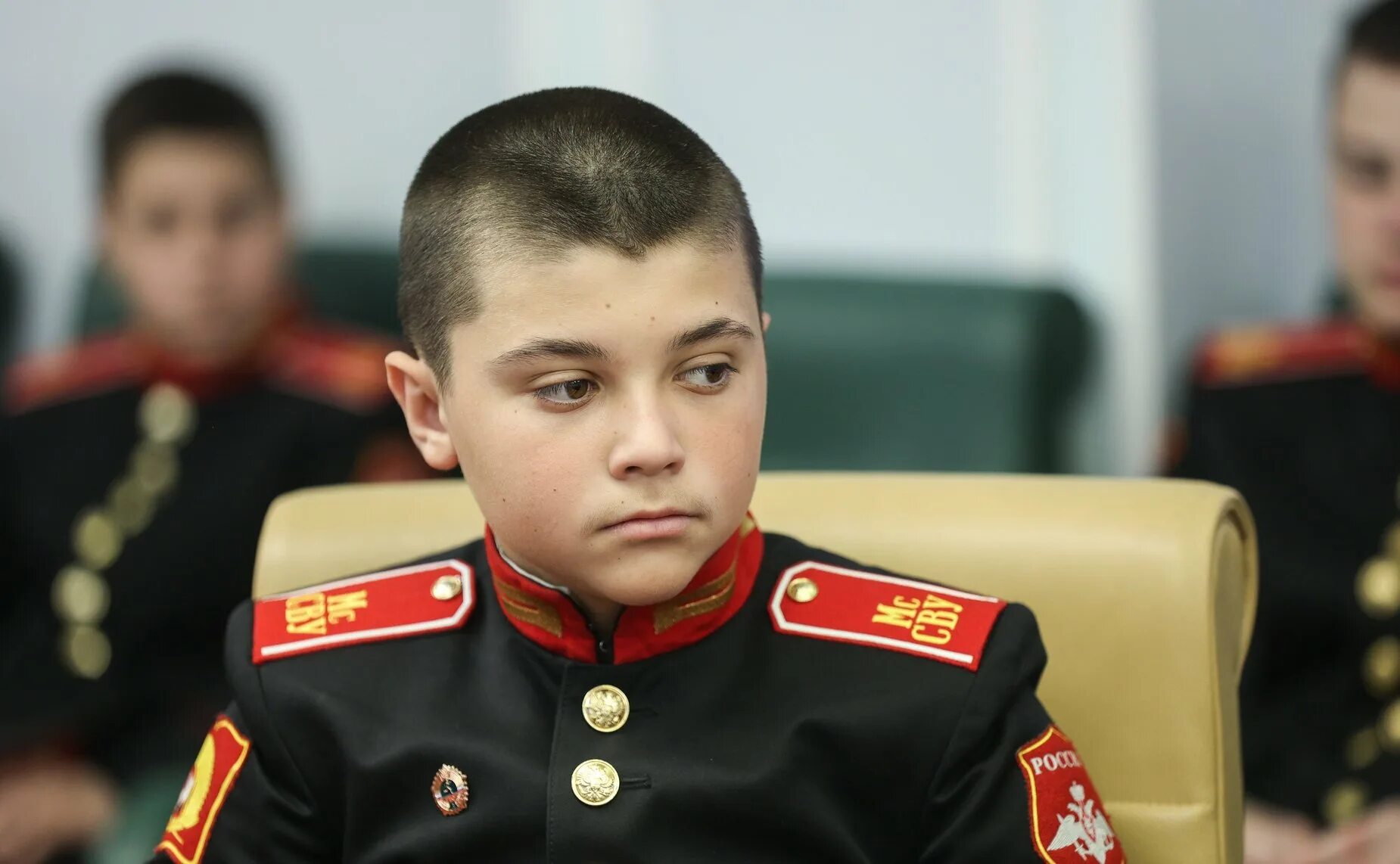 суворовские кадеты бегут. суворовское училище в москве кадеты. учащийся суворовского училища. учащийся суворовского училища. учащийся суворовского училища.