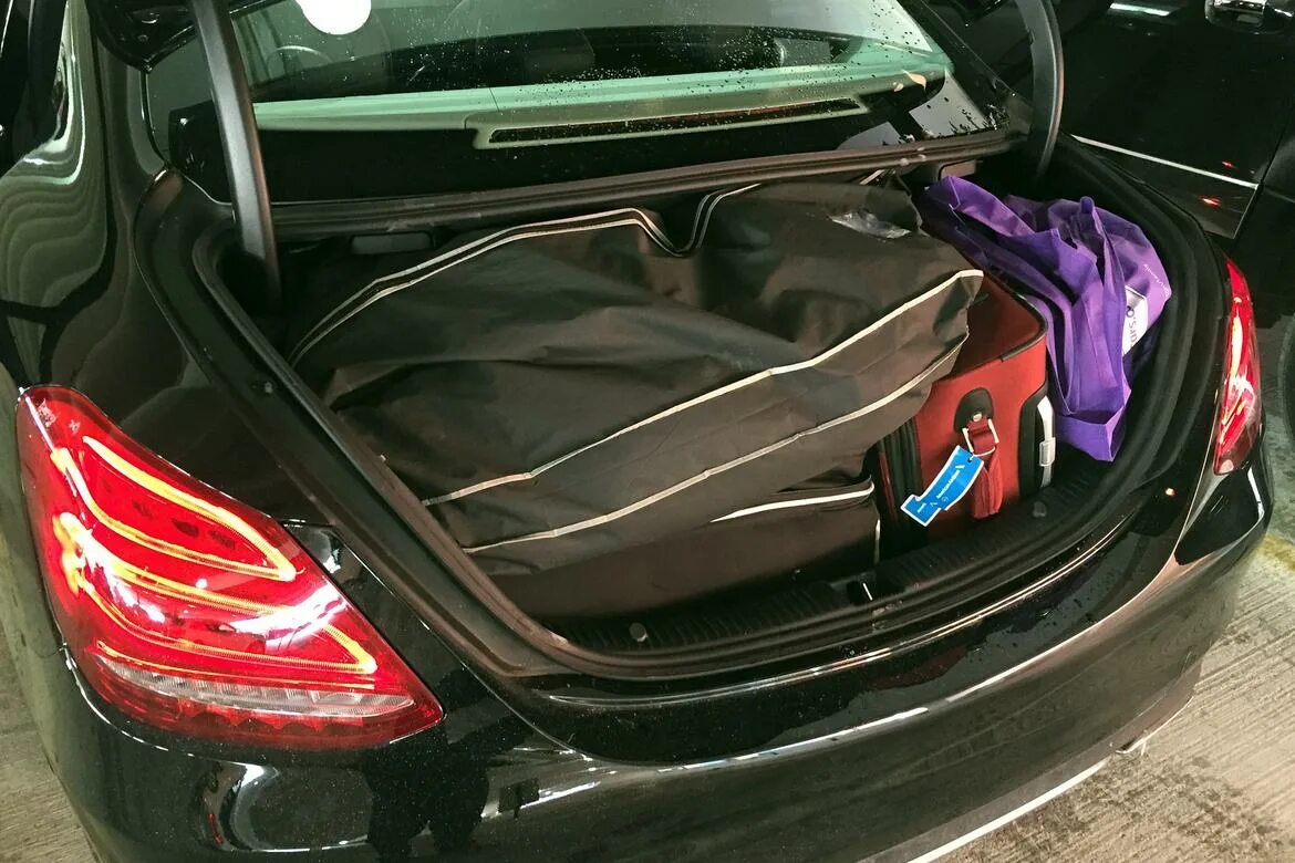 Задний багаж. Багажник мерседес w205. mercedes-benz c-class багажник. багажник мерседес s350. багажный отсек мерседес c1800.