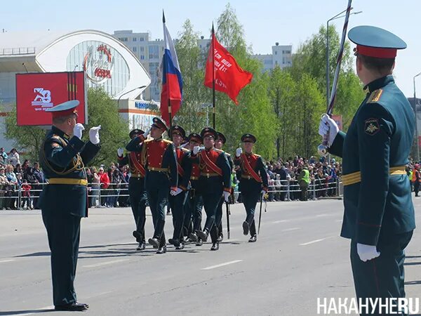 9 мая в пышме 2025. Парад победы в верхней пышме. парад победы техника. парад военной техники. парад 9 мая 2025 в верхней пышме.