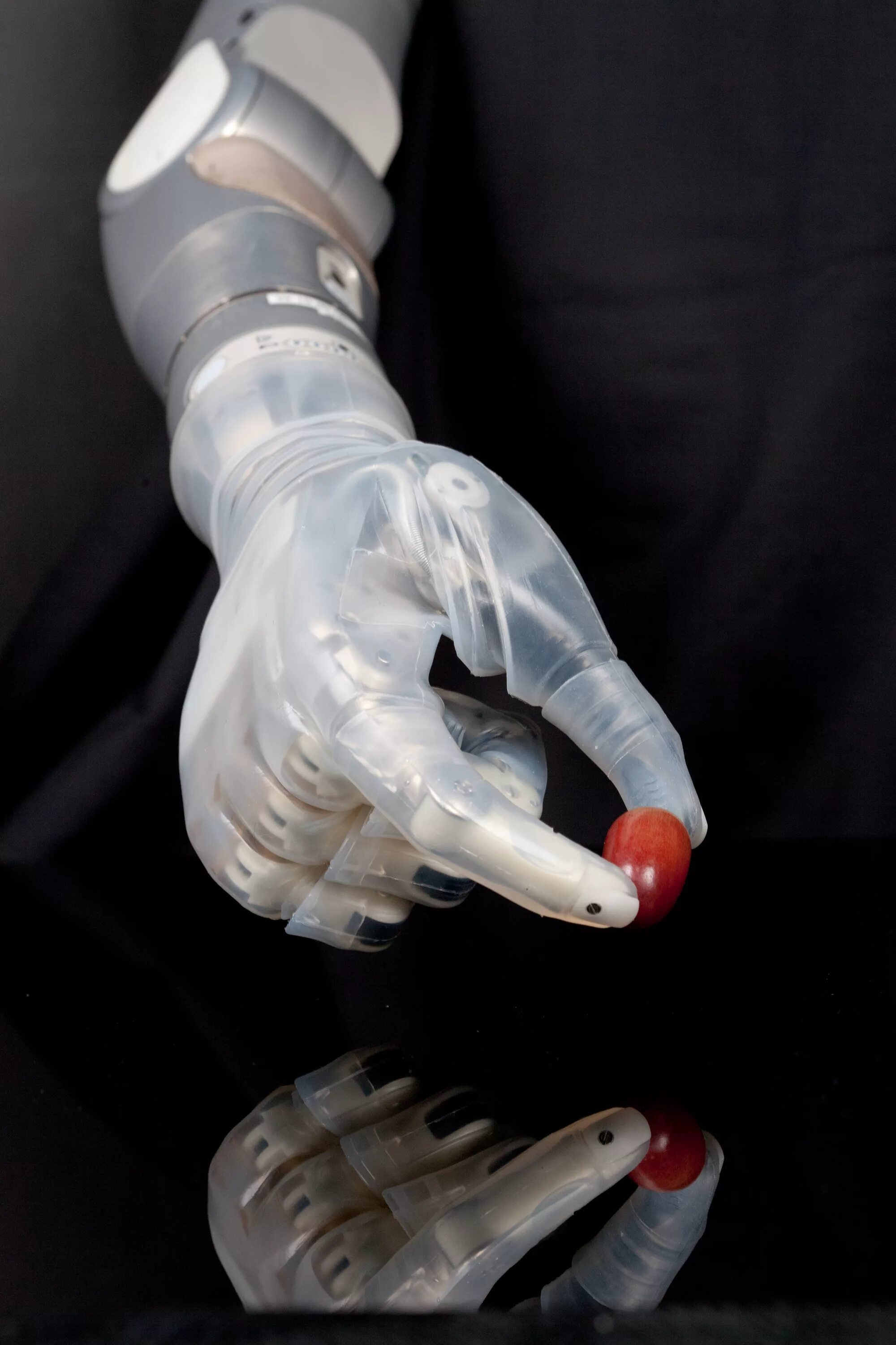 Протез руки Deka Arm System (DARPA). I-Limb 2007 протез. Deka Arm — 3. Бионический протез руки bebionic.