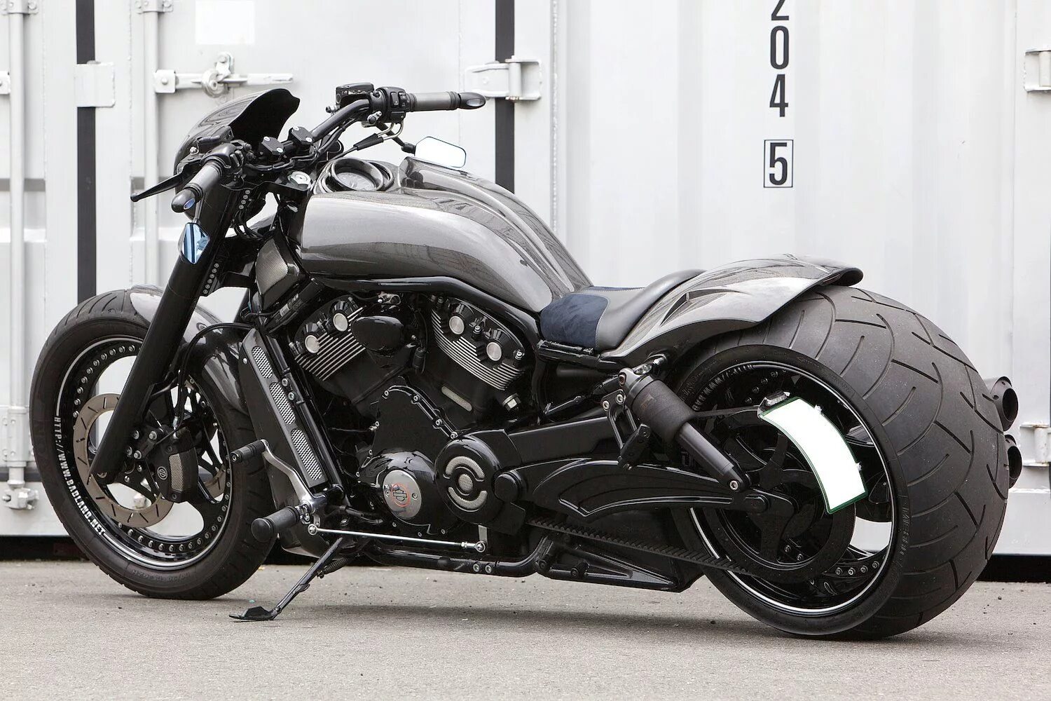 Harley v road. Мотоциклы harley-davidson v-rod. Харлей дэвидсон мотоциклы v-rod. Мотоциклы harley-davidson night rod. Харлей дэвидсон v rod custom.