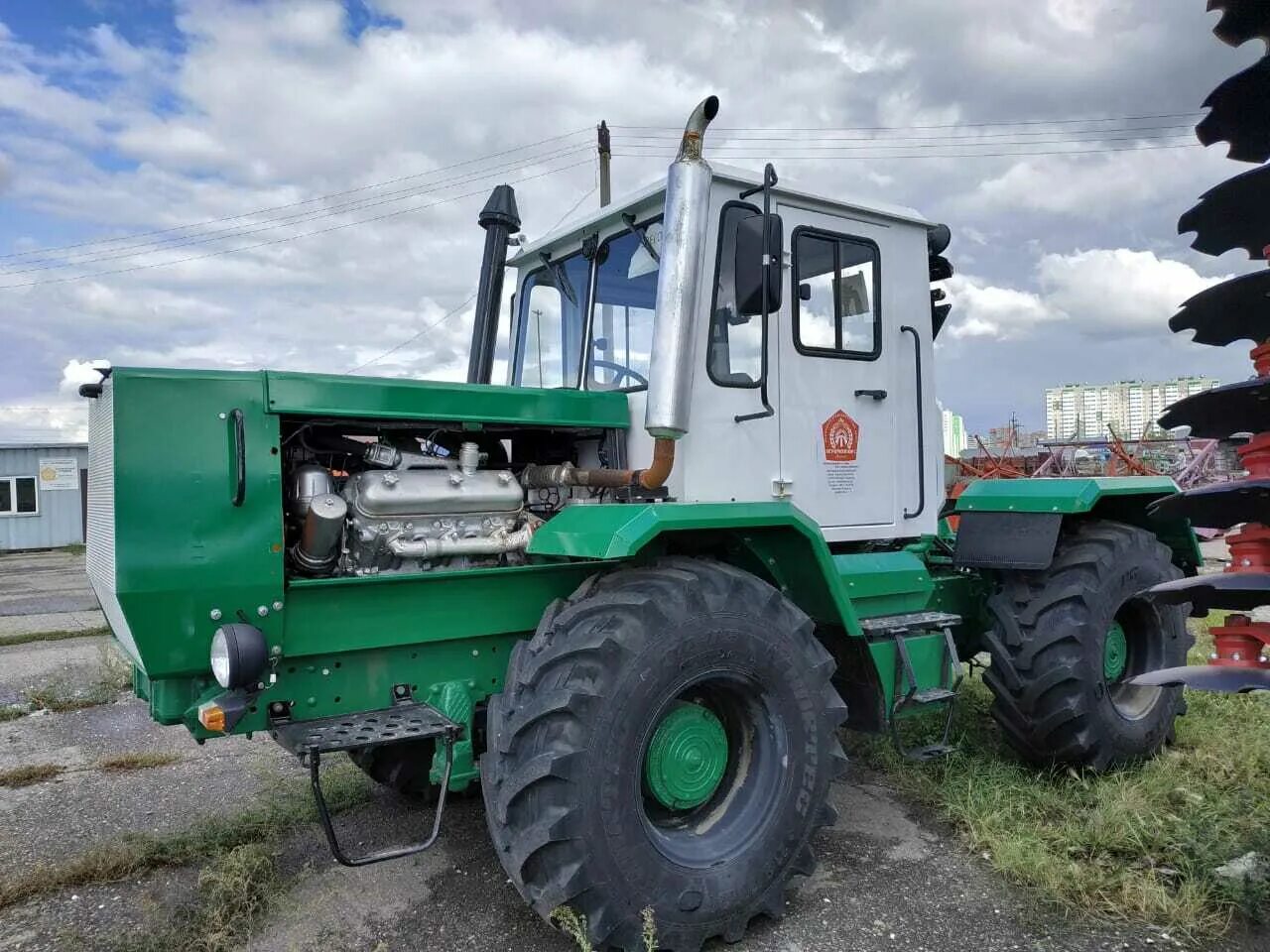 Т-150к трактор. Новый т 150 трактор. Т-150 трактор колесный новый. Т150 колесный.