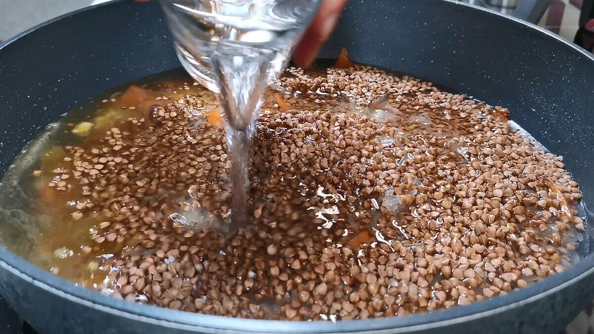 Плов с гречкой и рисом. Крупа гречневая. ,гарнир гречневая каша рассыпчатая. Гречка вместе. Каша рис с гречкой.