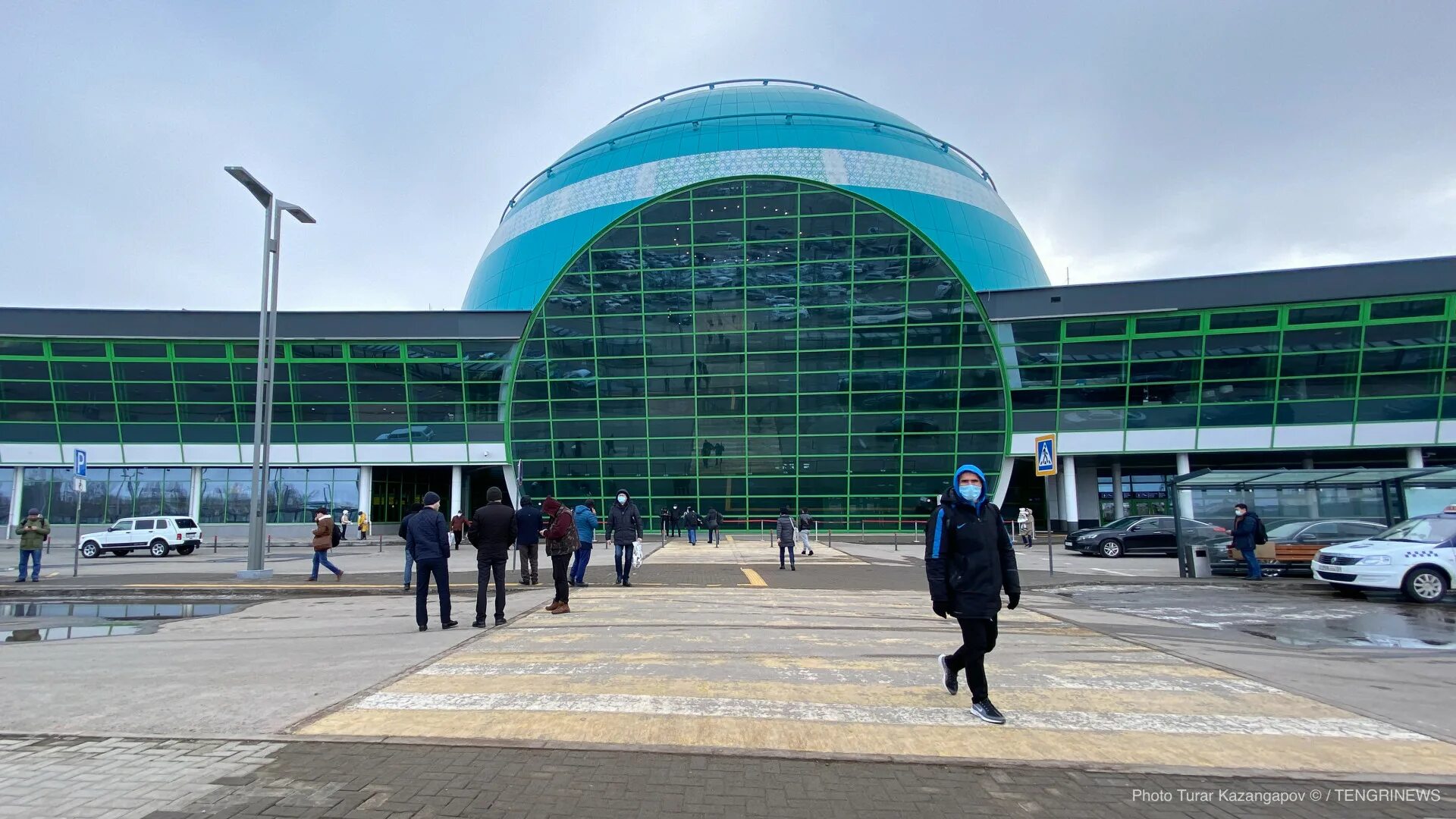 Астана аэропорт цены. Аэропорт Нурсултан Назарбаев. Аэропорт Астана Жанадария 10. Аэропорт. Аэропорт Астана фото.
