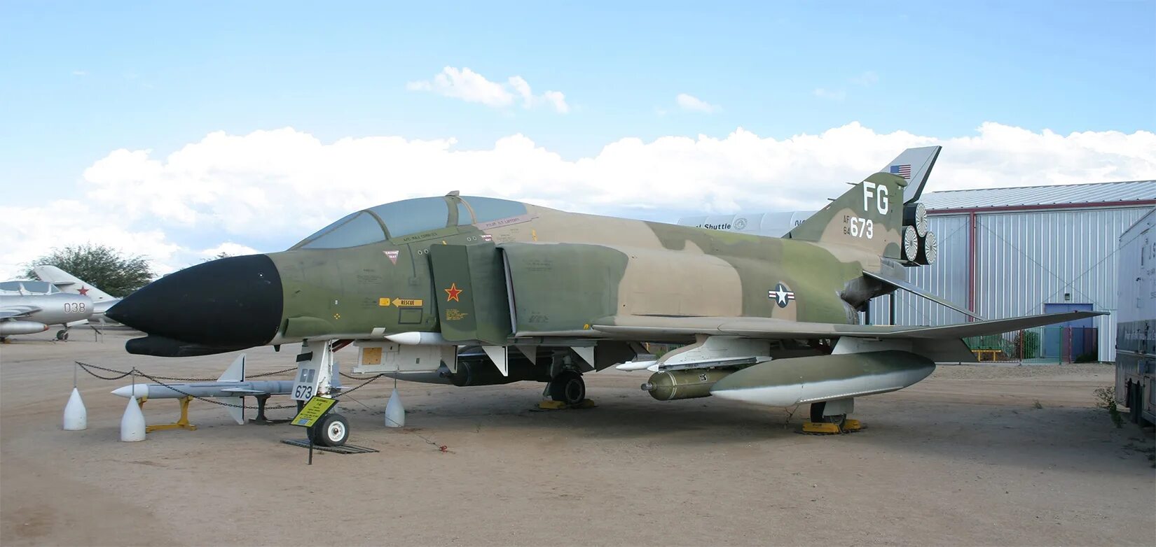 Mcdonnell douglas f 4 phantom. F-4c phantom. mcdonnell douglas f-4c phantom ii. f4 phantom 1. mcdonnell douglas f-4 phantom 1.