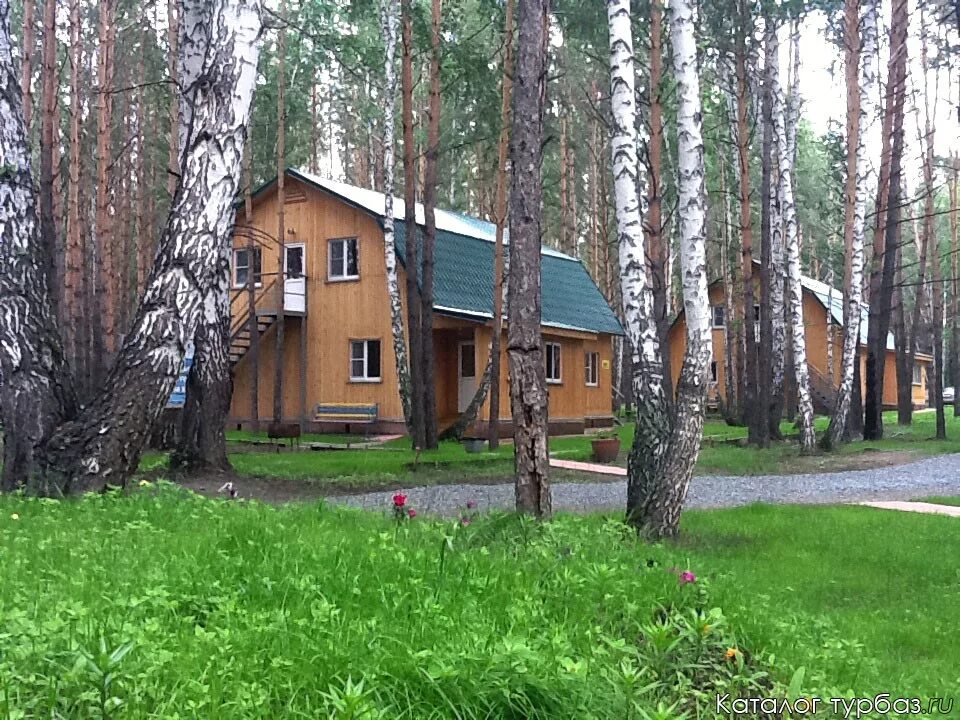 Усть алеус новосибирская область. Усть алеус база отдыха. Загородные базы отдыха новосибирск. Базы отдыха в новосибирске. База отдыха новосибирск на берегу обского моря.