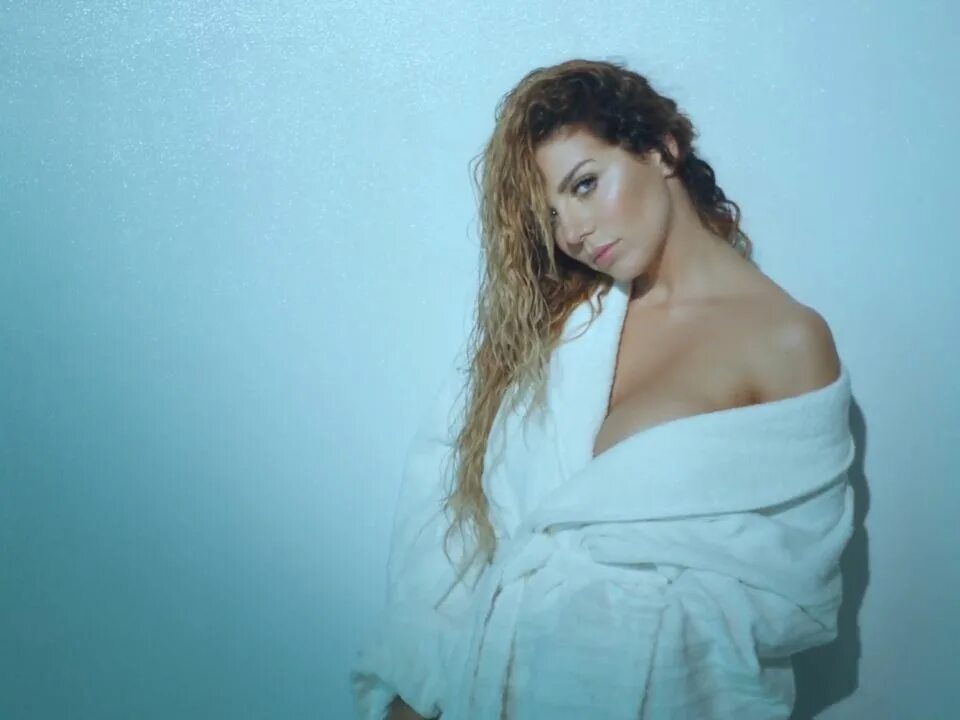 пока милый. анна седокова пока милый клип. анна седакова в новом клипе. пока милый. анна седокова пока милый клип.