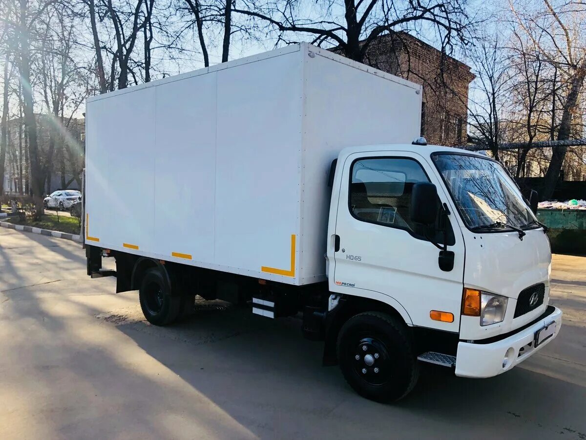 Работа на автомобиле 5 тонн. Hyundai hd65. Hyundai Mighty hd65.