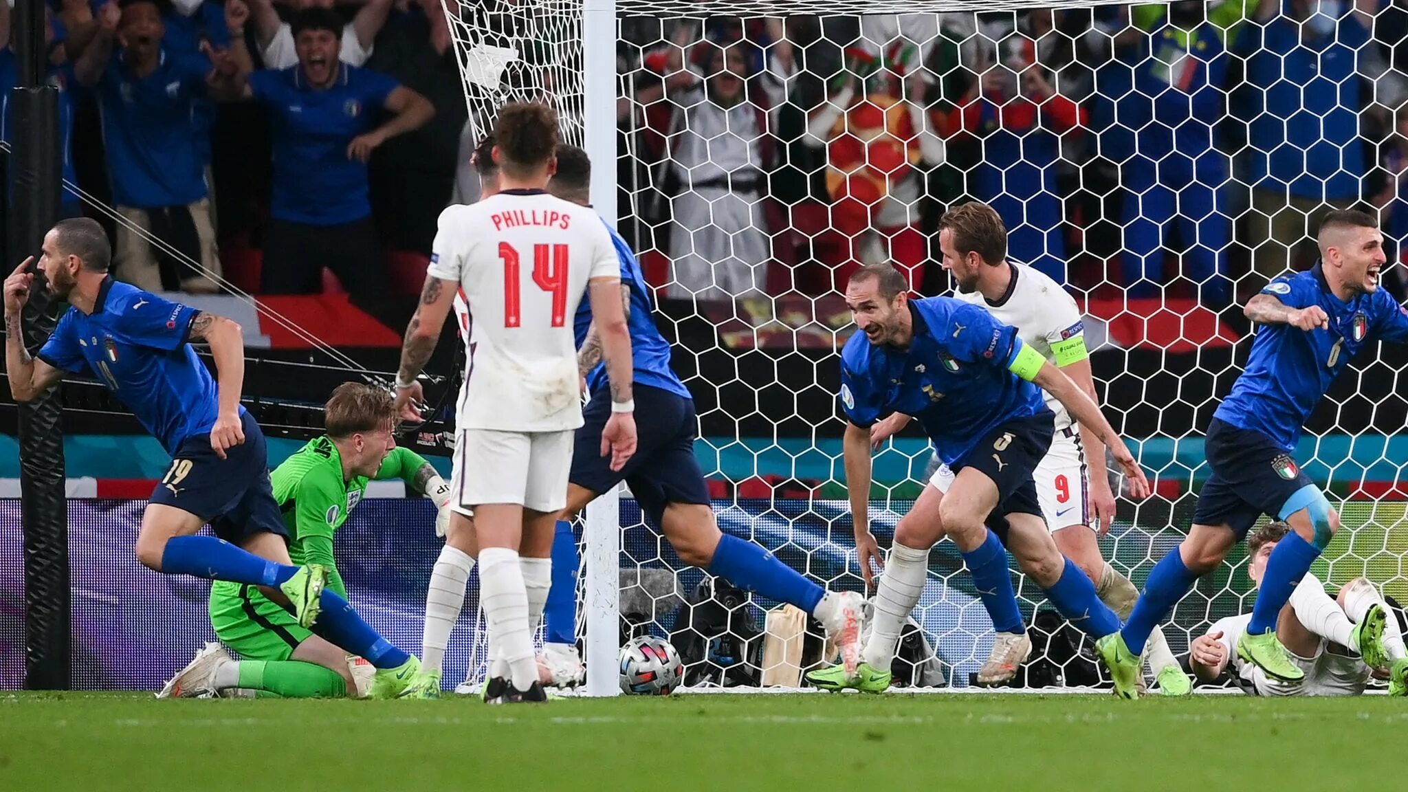 Футбол франция англия италия испания. Англия Италия финал евро 2020. Бонуччи евро 2020. Италия чемпион Европы.
