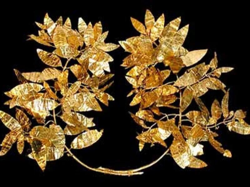 Царский лист. Золотой Фракийский клад Болгария серьги. Ancient Gold Sun. Arcs of Oak leaves and Acorns Embroidered in lustrous Gold Bullion adorn.