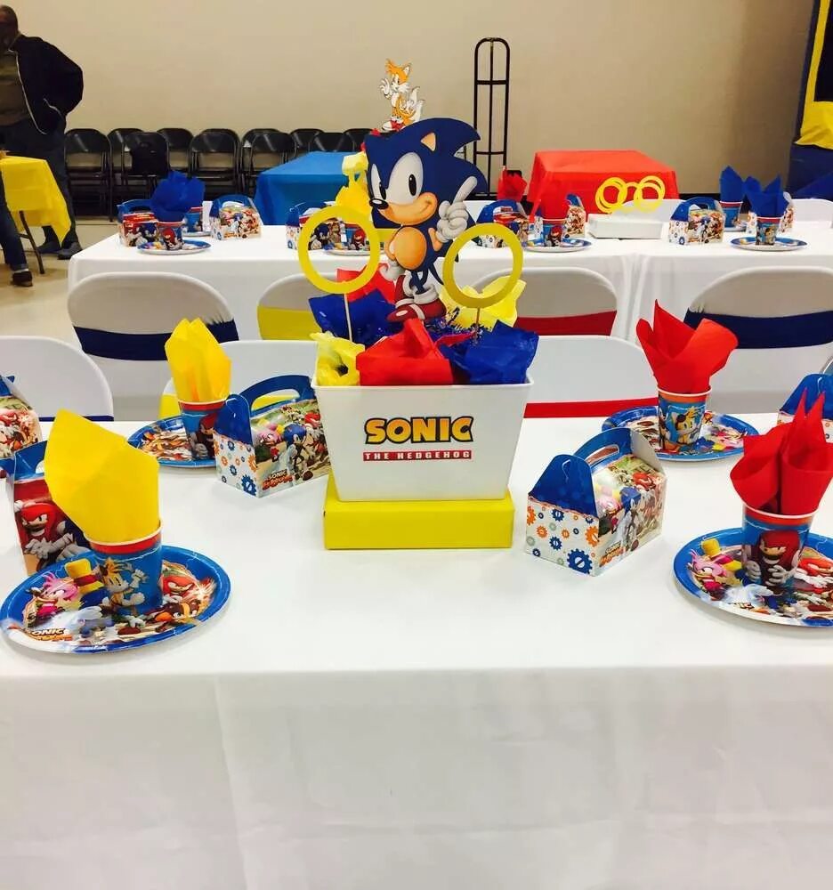 Sonic party. Детский день рождения в стиле Соник. Стол на день рождение в стиле Соник. День рожденье в стиле Sonic. Др в стиле Соника.