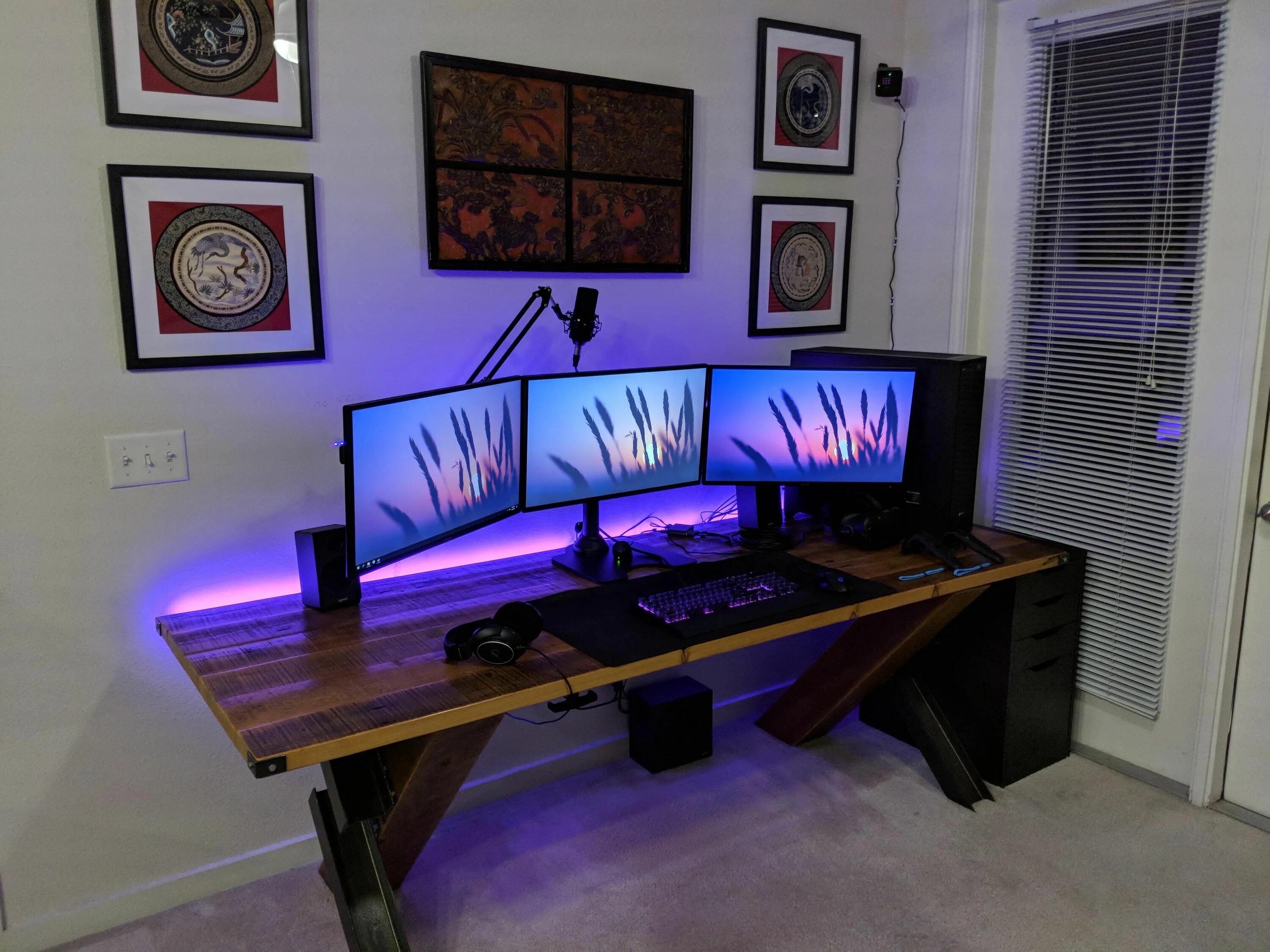 Simple computer. Красивое игровое место. Simple pc setup. Игровой стол для пк. Simple computer.