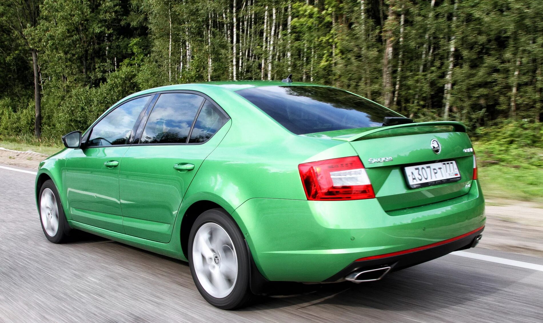 Skoda Octavia a7 RS. Skoda Octavia Liftback. Skoda Octavia a7 RS зеленая. Octavia rs fl