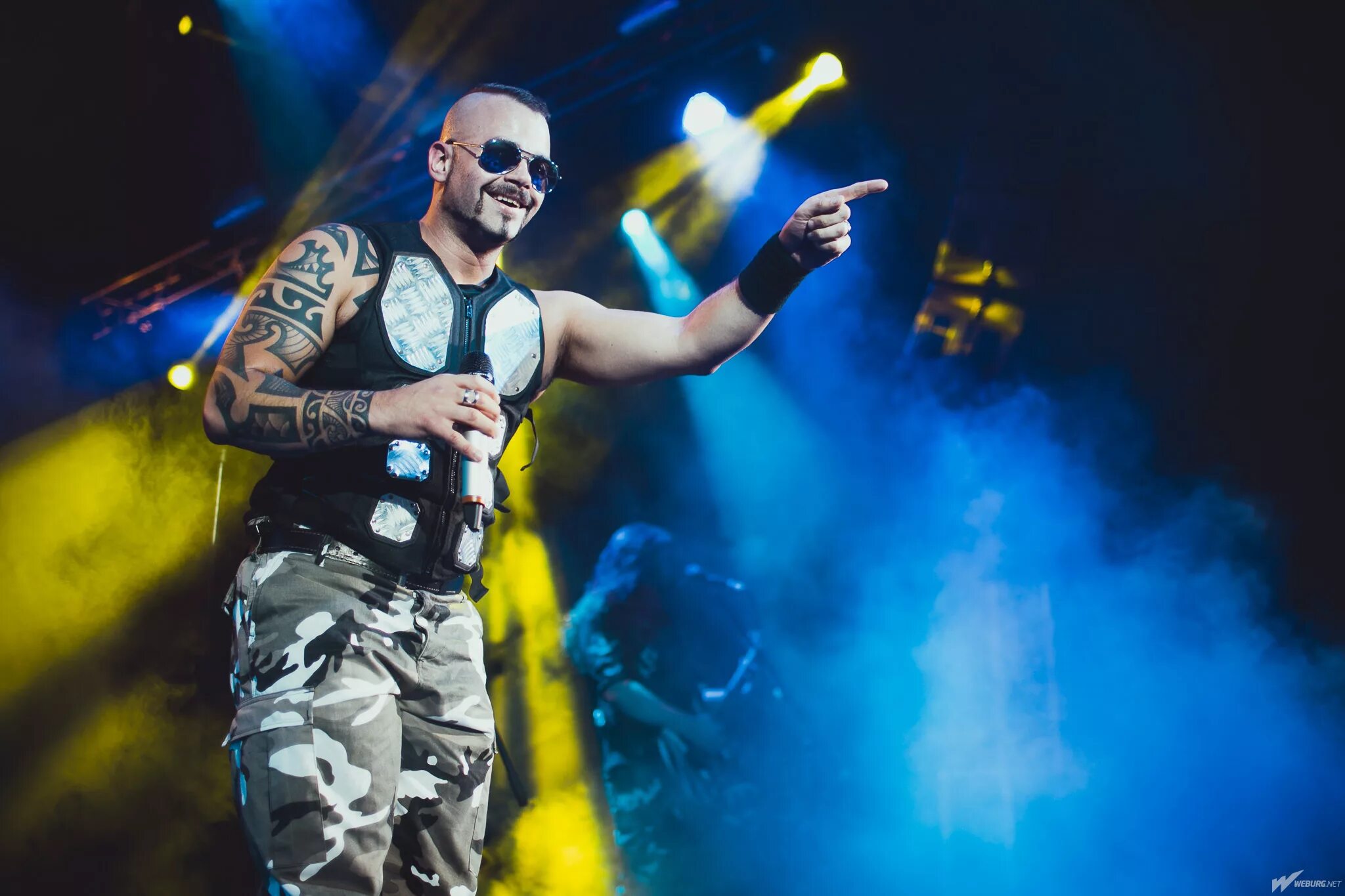 Sabaton back. Сабатон группа. Йоаким Броден. Сабатон Йоаким Броден. Йоаким Броден 2020.