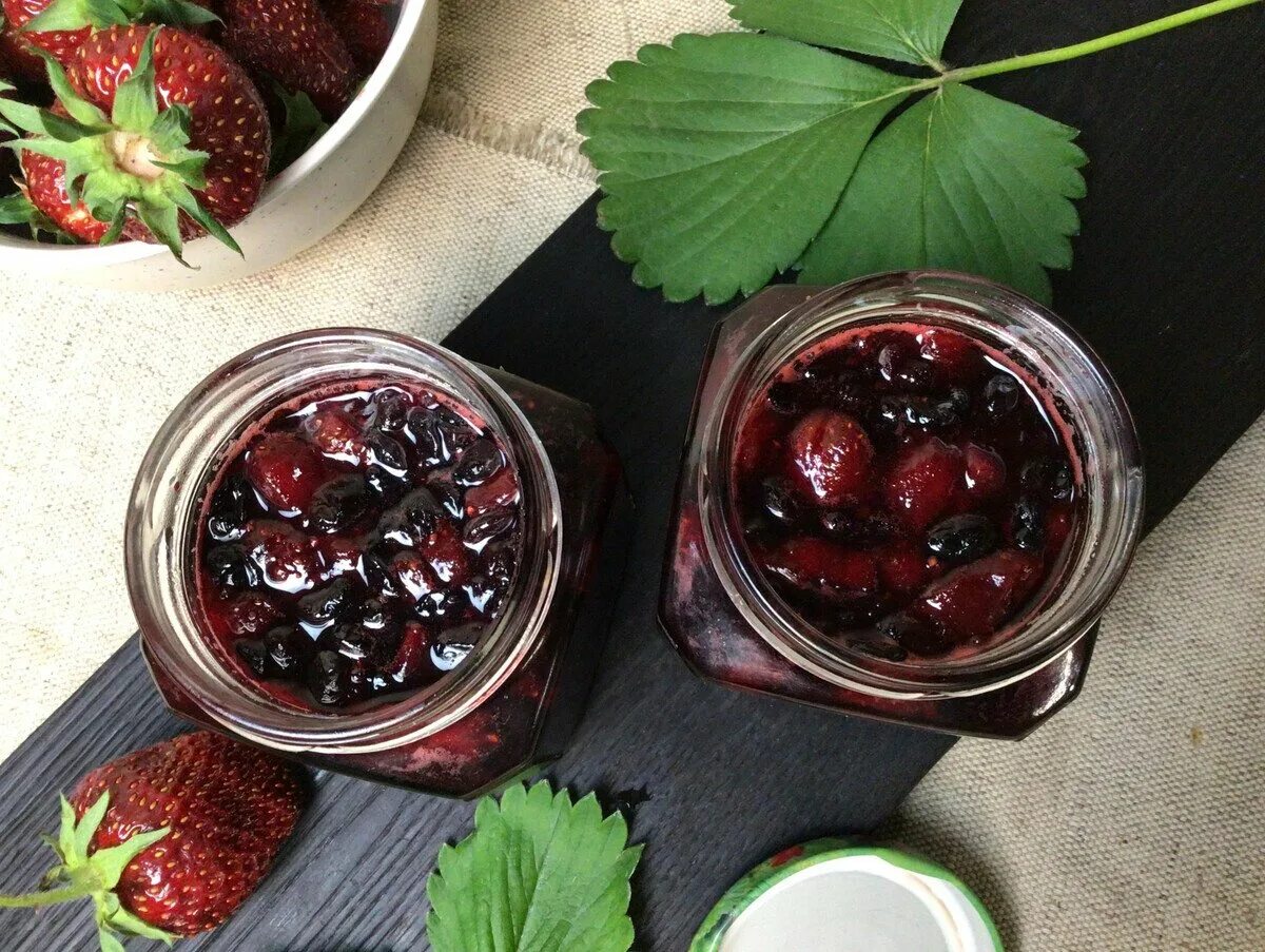 Варенье жимолость клубника