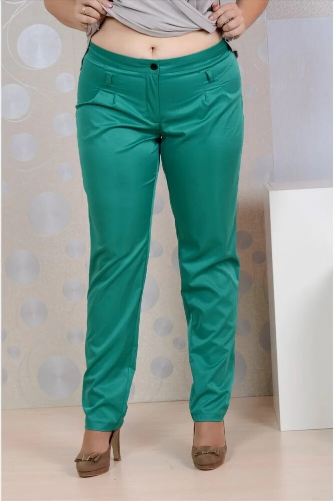 Купить спортивные женские штаны больших размеров. Бонита брюки женские. Зеленые брюки. Зелёные брюки женские. Зелёные штаны женские.