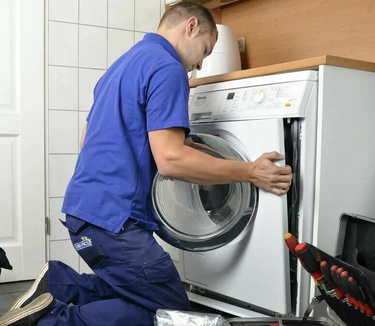 Мастер по стиральным машинам вызов на дом. Мастер по стиральным машинкам. Мастер стиральных машин. Мастер по стиральным машинам вызов на дом. Мастер стиральных машин.