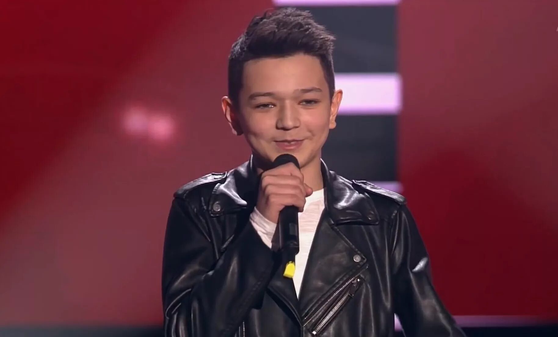 Акмаль ходжаниязов голос дети. Акмаль ходжаниязов голос. Певец акмаль ходжаниязов. Акмаль выступление голос. Акмаль ходжаниязов.