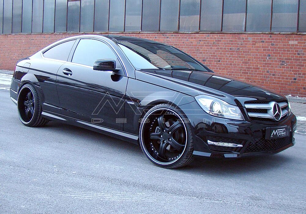 Мерседес 204 купить. Mercedes w204 c55 AMG. Mercedes c Coupe w204 Tuning. C250 w204 черная. Тюнинг Mercedes w204 Black.