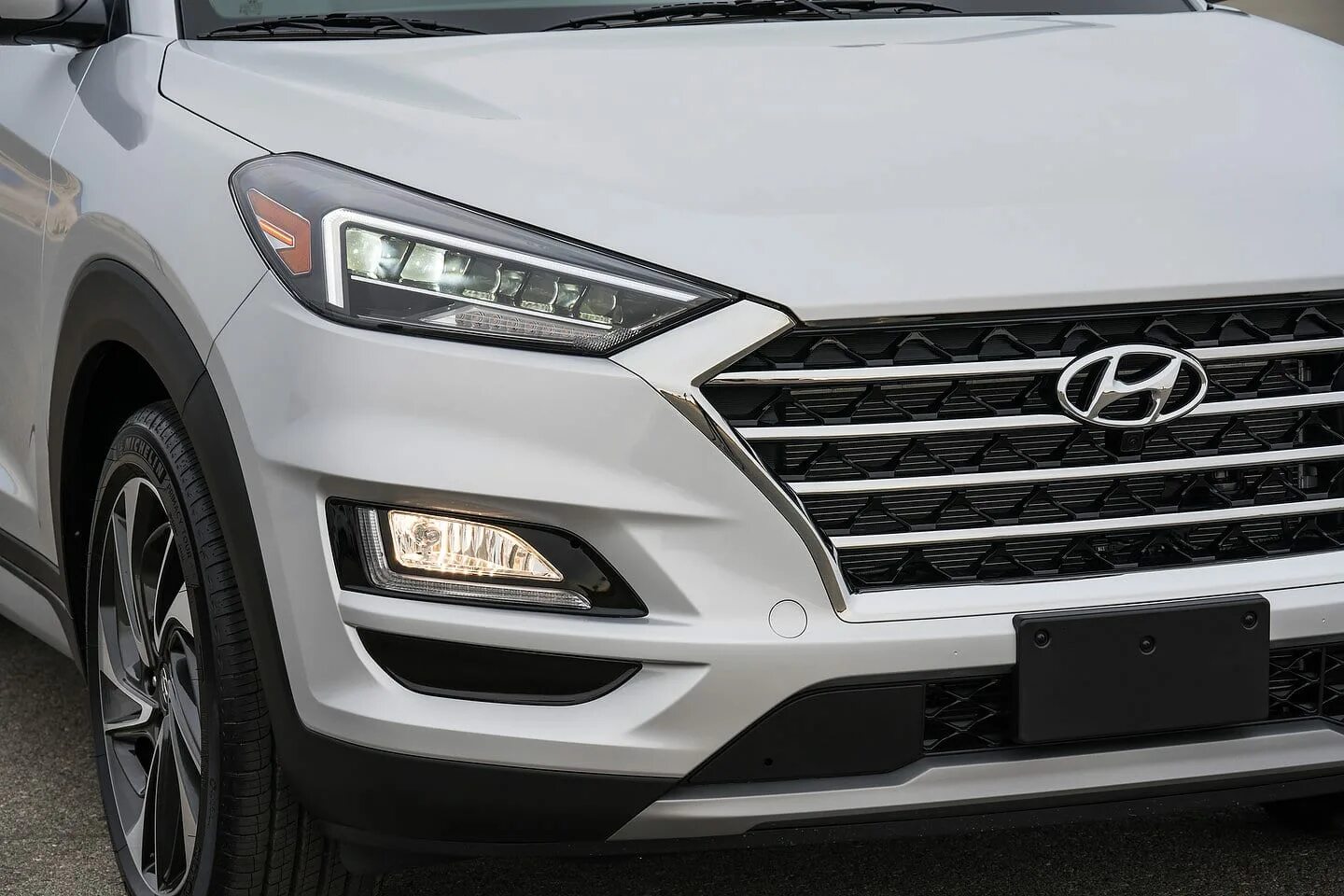 Бампер туксон 2019. Бампер передний hyundai tucson 2016. Бампер туксон 2019. Хендай туксон 2019 противотуманки. Сплиттер переднего бампера хендай туксон 2018.