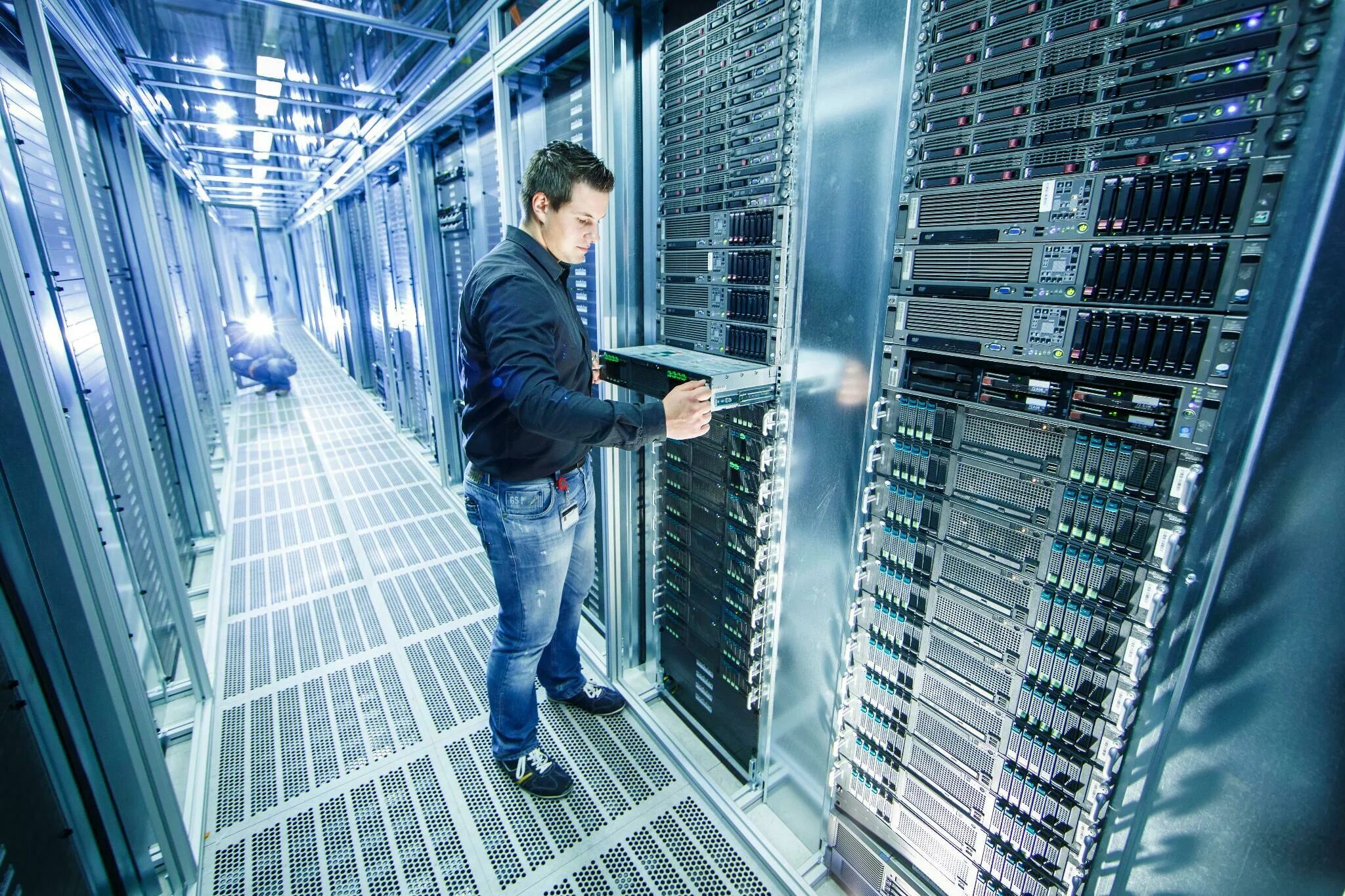 Contact server
