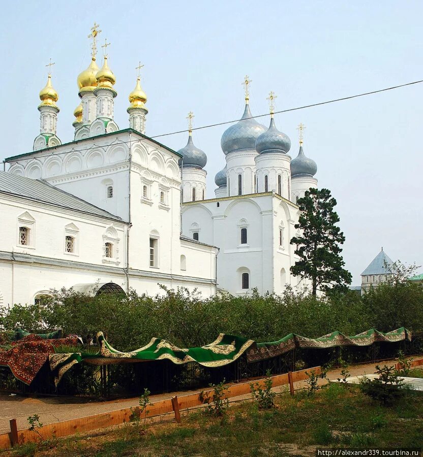 Монастыри нижегородской области сайты. Макарьевский монастырь Нижегородская область. Макарьев Желтоводский монастырь. Монастырь в Макарьево Нижегородской области. Женский монастырь Лысково.