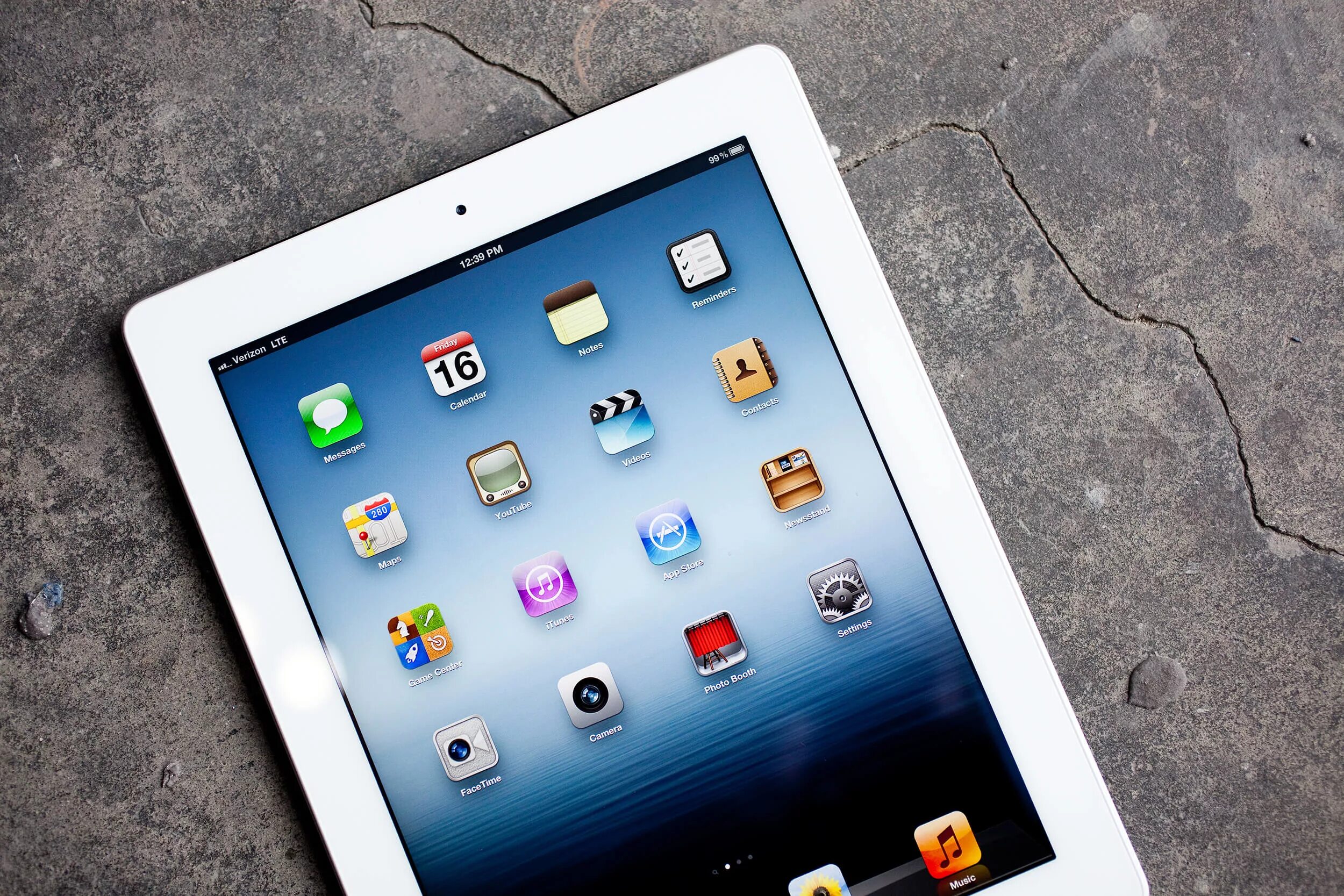 Какой айпад самый лучший. Ipad mini 1-го поколения. ipad a2107. айпад 2012. новый айпад.